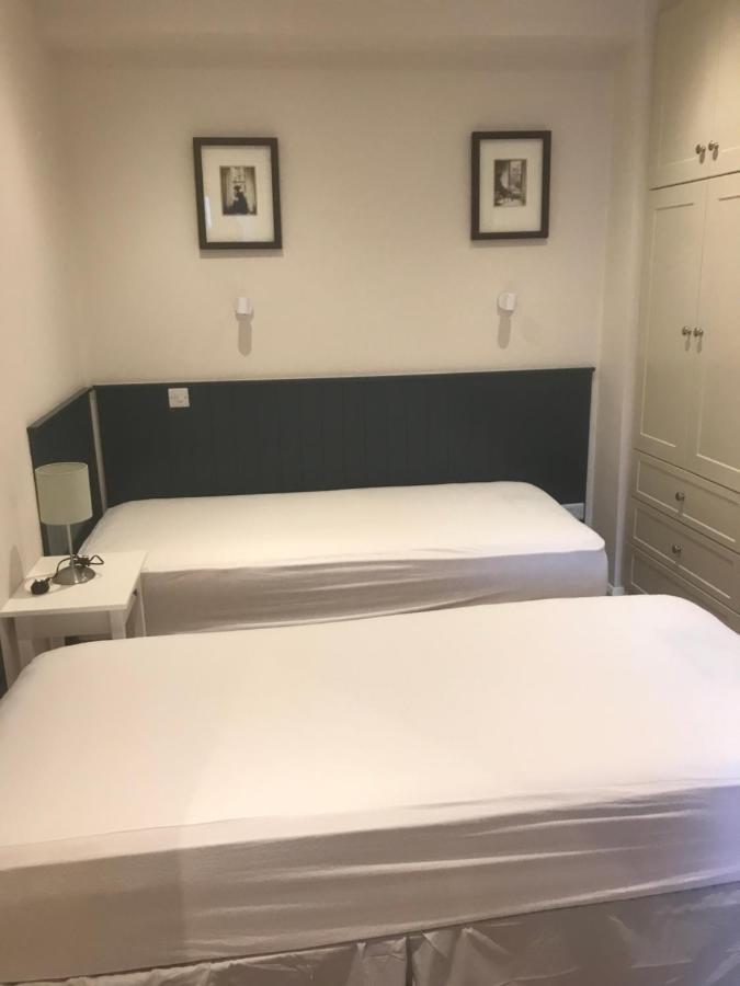 Eyre Luxury Apartment Голвей Екстер'єр фото